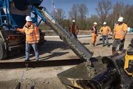 Eerste duurzame rotonde is start voor verdere verduurzaming Flevolandse wegen