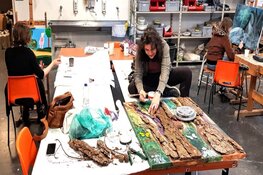 G-Art schenkt schilderijen aan De Meerpaal