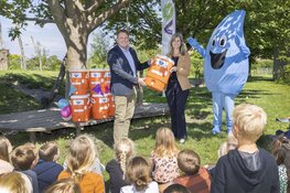 Kinderopvang Dronten ontvangt watertonnen