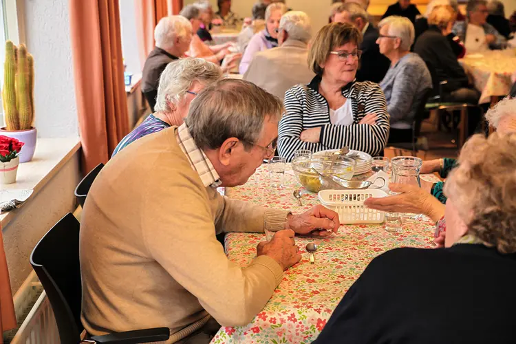 Zomermaaltijd in Swifterbant voor alleenstaande en alleengaande 55-plussers