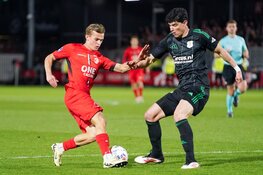 Almere City FC op karakter naast PEC Zwolle