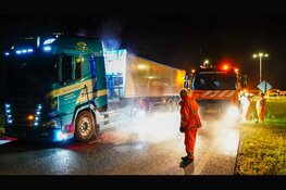 Vrachtwagen verliest lading slachtafval op N307
