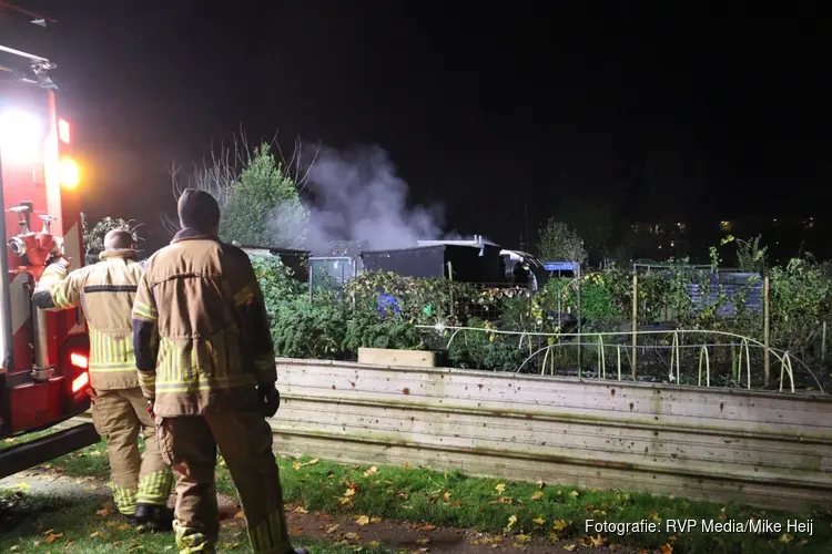 Brand bij volkstuinencomplex in Dronten