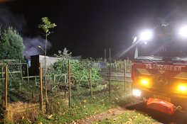 Brand bij volkstuinencomplex in Dronten