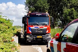 Broeibrand in landbouwafval bij Dronten, brandweer nog geruime tijd bezig