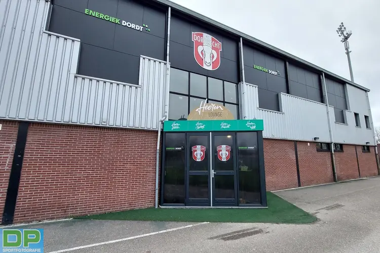 FC Dordrecht te sterk voor Almere City FC, dat verzuimt koppositie te pakken